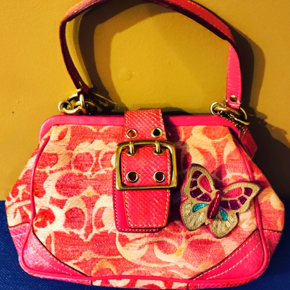 COACH PURSE EXTREMELY RARE Coach Chenille Pink Lizard Special Edition Mini Sat